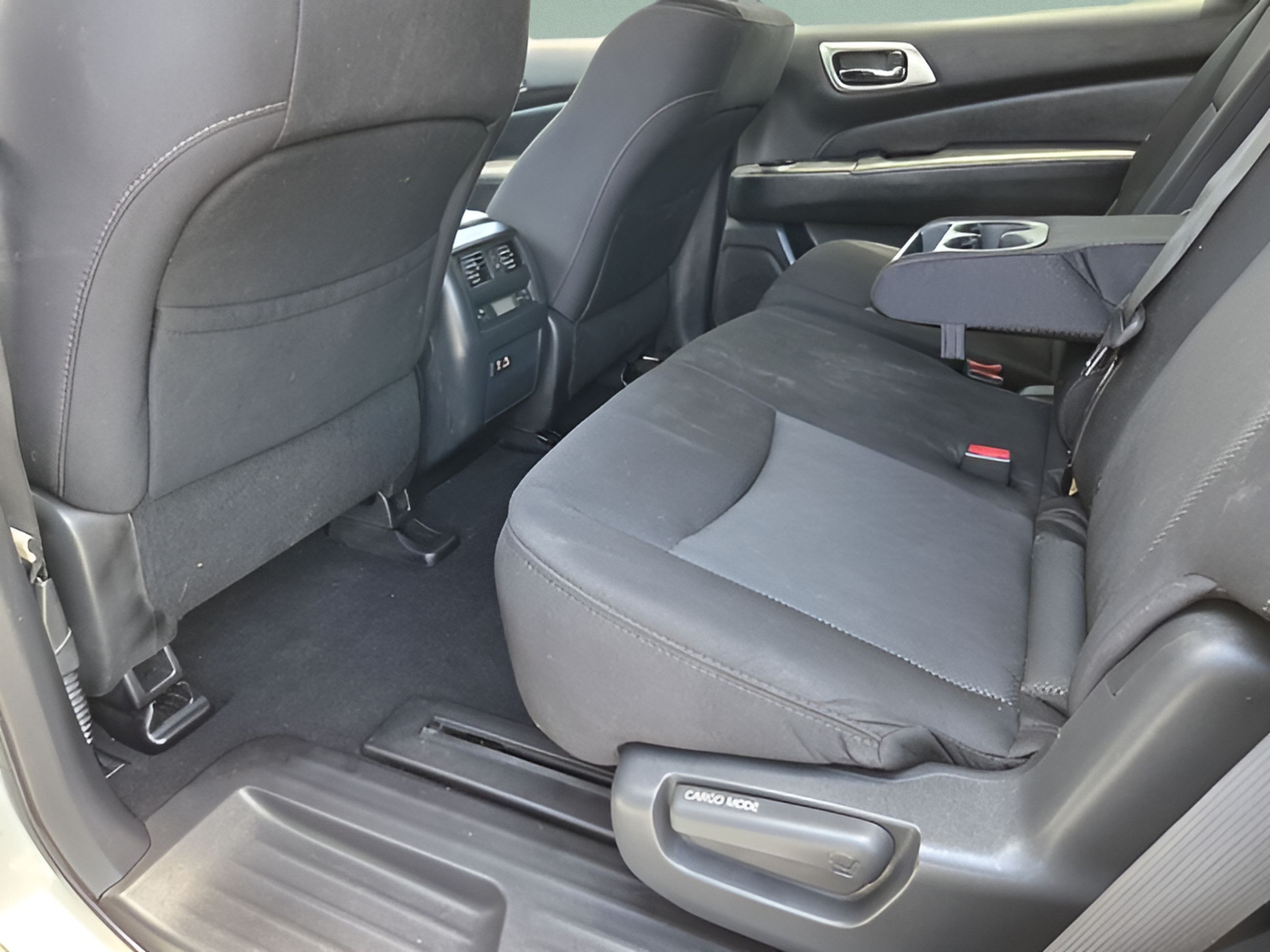 Used 2020 Nissan Pathfinder SV AWD/4WD image 10