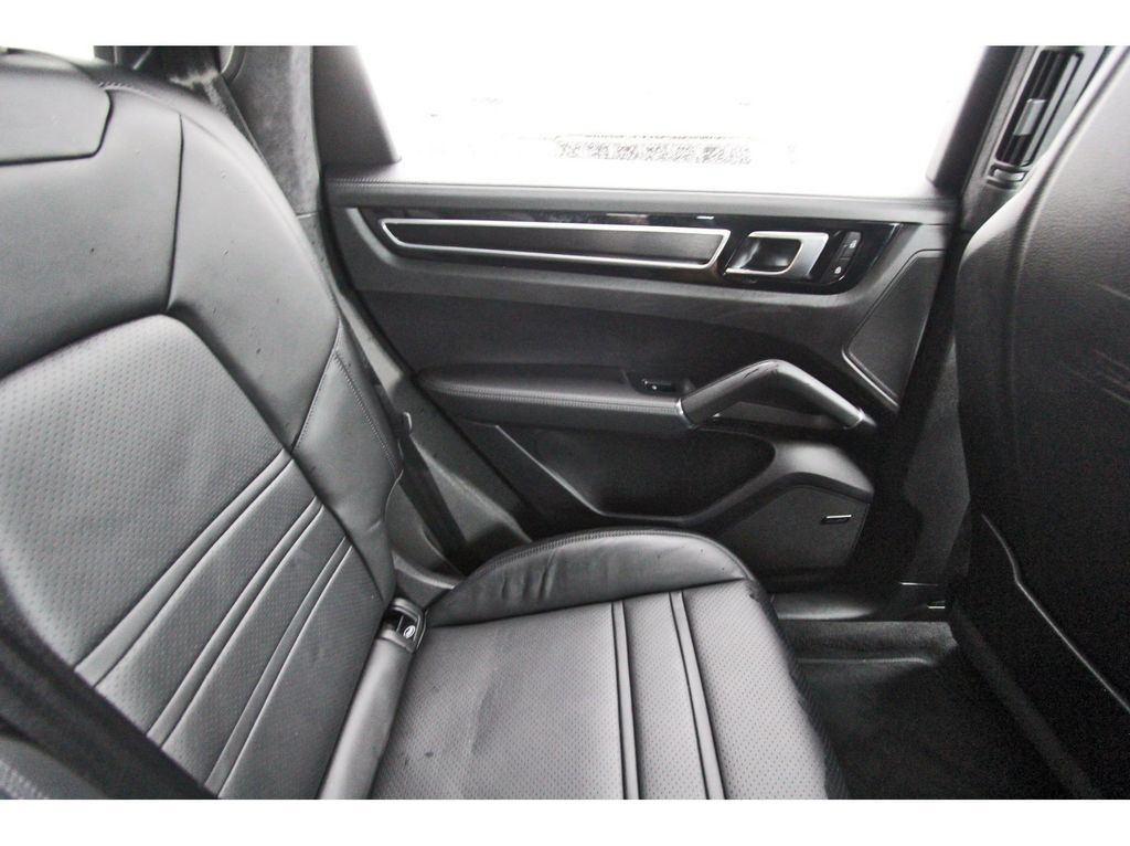 Used 2023 Porsche Cayenne GTS AWD/4WD image 11