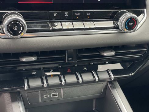 New 2026 GMC Canyon Elevation image 16