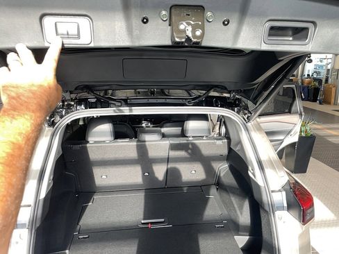 Used 2023 Nissan Rogue SL w/ SL Premium Package image 27