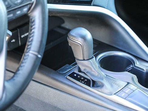 Used 2024 Toyota Camry SE image 20