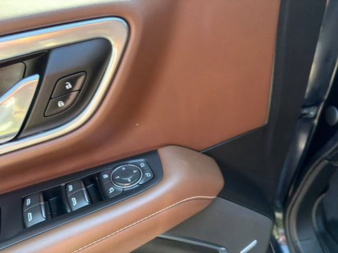 Used 2021 Chevrolet Tahoe High Country w/ Premium Package AWD/4WD image 18