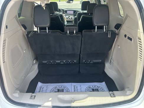 Used 2023 Chrysler Pacifica Limited w/ Uconnect Theater Family Group AWD/4WD image 22