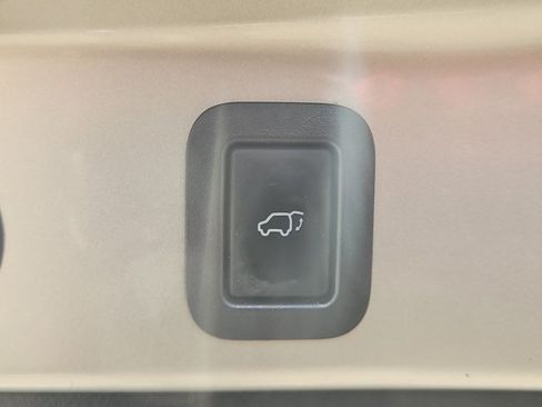Used 2016 Toyota Highlander XLE AWD/4WD image 7