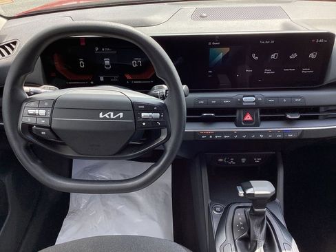 Used 2025 Kia K4 FWD image 13