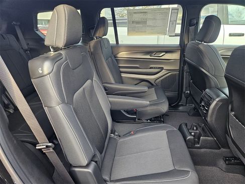 New 2025 Jeep Grand Cherokee L Laredo w/ Trailer Tow Package image 36