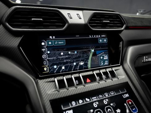 Used 2024 Lamborghini Urus Performante AWD/4WD image 52