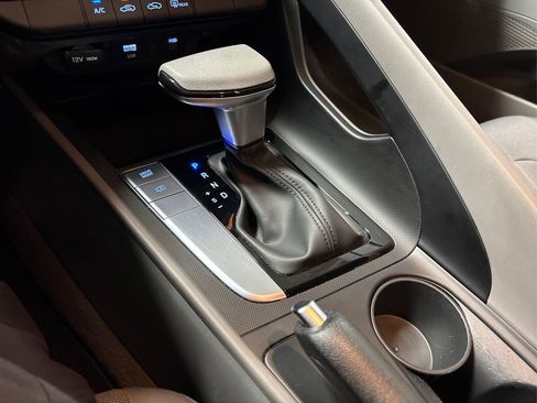 New 2025 Hyundai Elantra SE FWD image 28