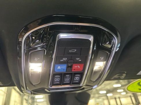 Used 2022 Jeep Grand Wagoneer Series II w/ Convenience Group III AWD/4WD image 21