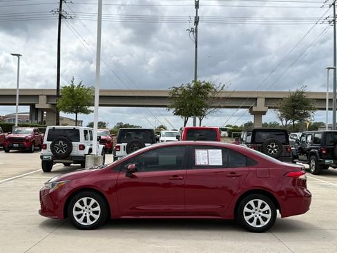 Used 2024 Toyota Corolla LE image 8