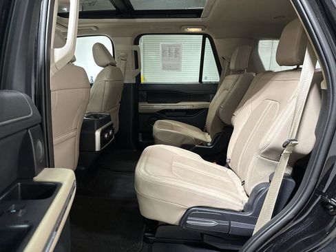 Used 2024 Ford Expedition Limited image 24