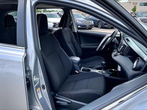 Used 2018 Toyota RAV4 XLE w/ Plus Extra Value Package image 8