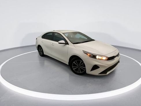 Used 2023 Kia Forte LXS FWD image 8