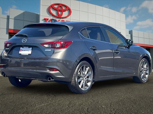 Used 2018 MAZDA MAZDA3 Grand Touring FWD image 3