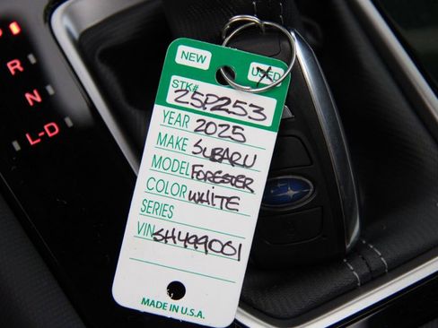 Used 2025 Subaru Forester Premium image 37