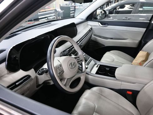 Used 2024 Hyundai Palisade Calligraphy image 32