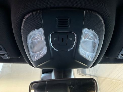 Used 2025 Jeep Compass Latitude image 16