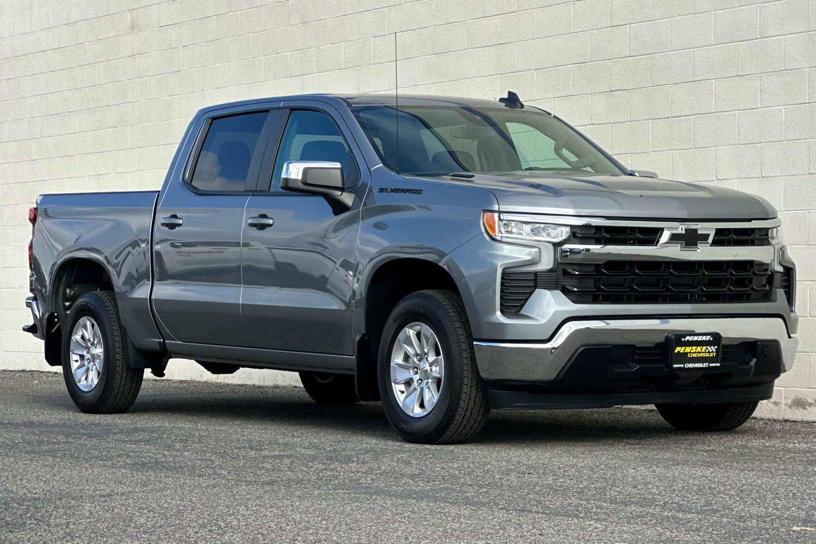 Used 2025 Chevrolet Silverado 1500 LT w/ LPO, Dark Essentials Package RWD image 2