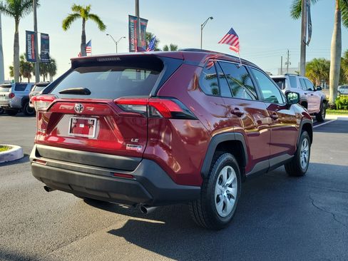 Used 2020 Toyota RAV4 LE FWD image 12