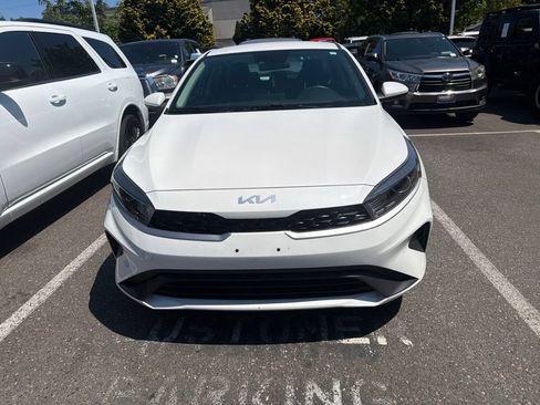 Used 2023 Kia Forte LXS FWD image 2