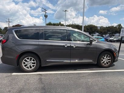 Used 2020 Chrysler Pacifica Touring-L w/ Advanced Safetytec Group