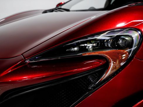 Used 2016 McLaren 675LT Coupe RWD image 26