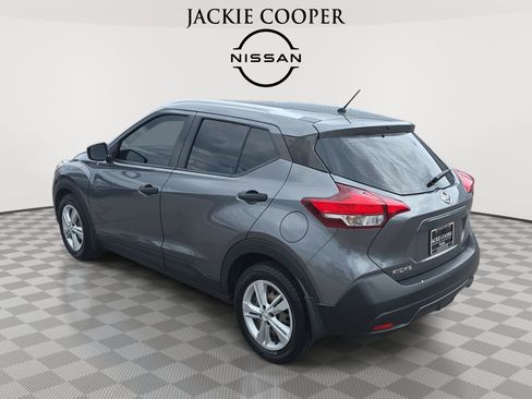 Used 2018 Nissan Kicks S FWD image 7