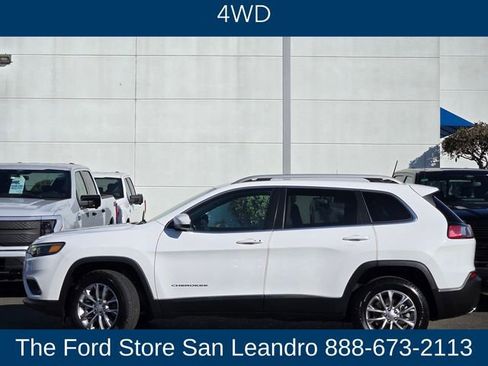 Used 2021 Jeep Cherokee Latitude Lux w/ Comfort/Convenience Group image 6