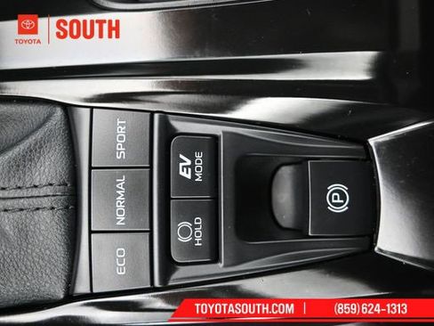 Used 2025 Toyota Camry LE image 17