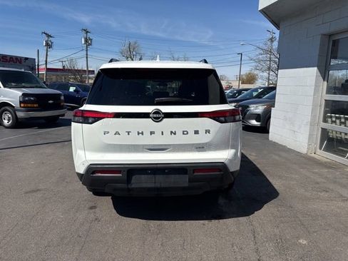 Used 2025 Nissan Pathfinder SV AWD/4WD image 3
