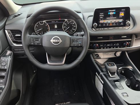 New 2026 Nissan Rogue SV w/ SV Premium Package FWD image 11