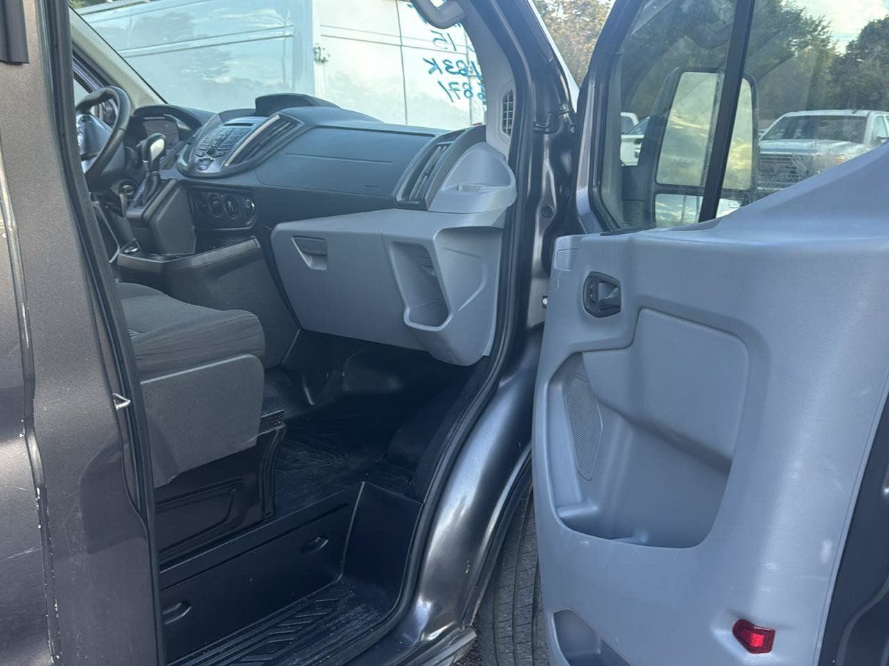 Used 2017 Ford Transit 350 XLT RWD image 15