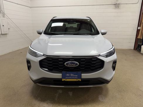 Certified 2025 Ford Escape ST-Line Select AWD/4WD image 27