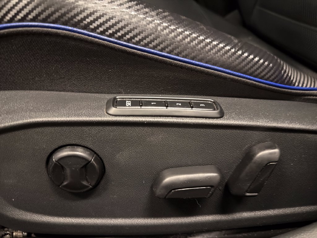 Used 2024 Volkswagen Golf R AWD/4WD image 27