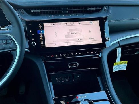 New 2026 Jeep Grand Cherokee Limited AWD/4WD image 7