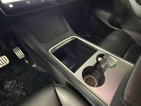 Used 2022 Tesla Model Y Performance image 22