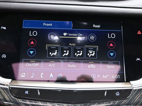 Used 2022 Cadillac XT6 Premium Luxury FWD image 18