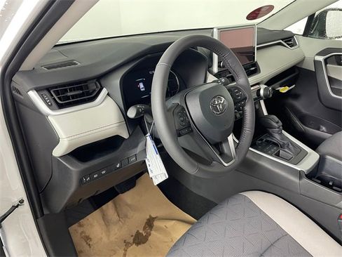 New 2025 Toyota RAV4 XLE w/ Convenience Package image 2