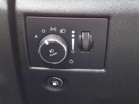 Used 2022 Jeep Grand Cherokee Limited image 31