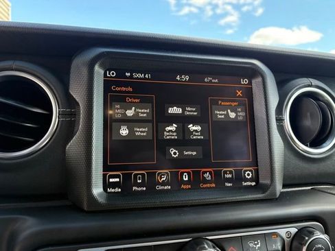 Used 2022 Jeep Wrangler Unlimited Sahara w/ Cold Weather Group AWD/4WD image 16