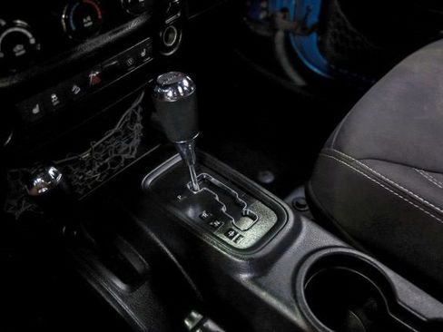 Used 2015 Jeep Wrangler Unlimited Sahara w/ Connectivity Group image 24