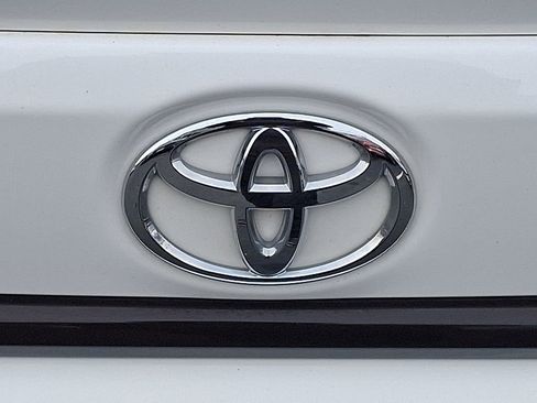 Used 2021 Toyota Corolla SE image 27