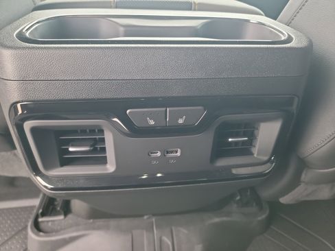 Certified 2025 Chevrolet Silverado 2500 ZR2 w/ Technology Package AWD/4WD image 35