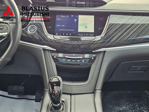 Used 2024 Cadillac XT6 Premium Luxury image 26