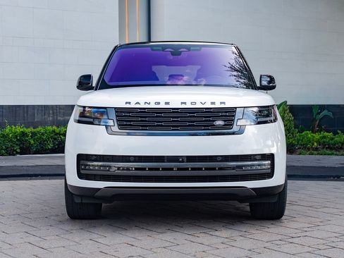 Used 2023 Land Rover Range Rover SE AWD/4WD image 12