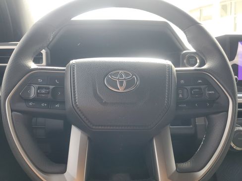Used 2025 Toyota 4Runner SR5 RWD image 20