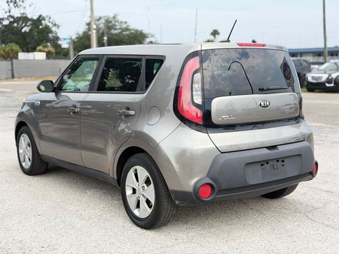Used 2016 Kia Soul FWD image 3