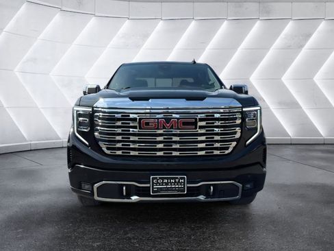 Used 2023 GMC Sierra 1500 Denali w/ Technology Package AWD/4WD image 2