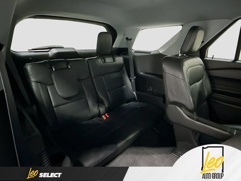 Used 2020 Ford Explorer XLT w/ Equipment Group 202A AWD/4WD image 29
