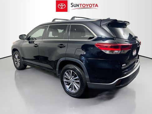 Used 2018 Toyota Highlander XLE FWD image 6